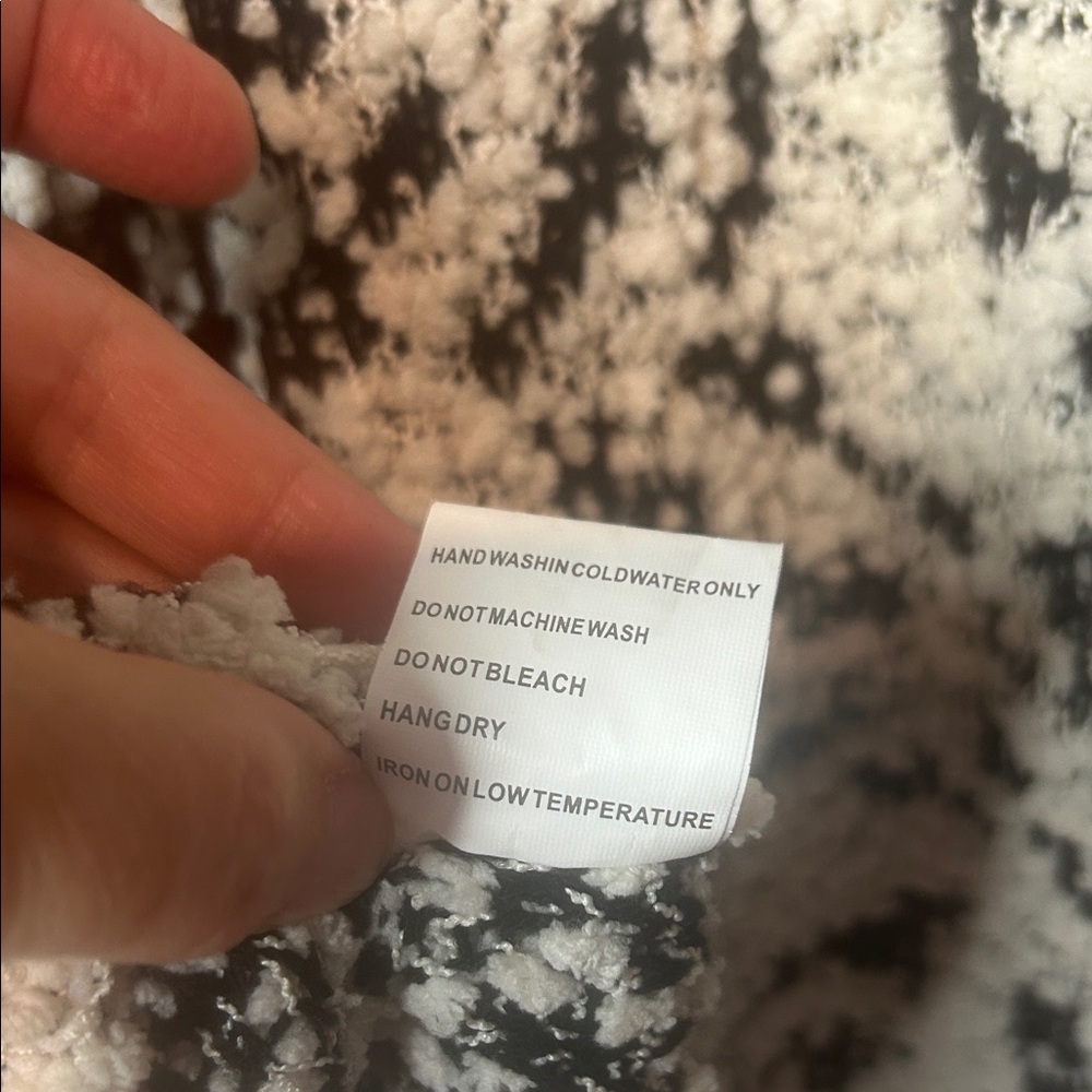 Solitaire Monochrome Patterned Cardigan - Picture 7 of 7